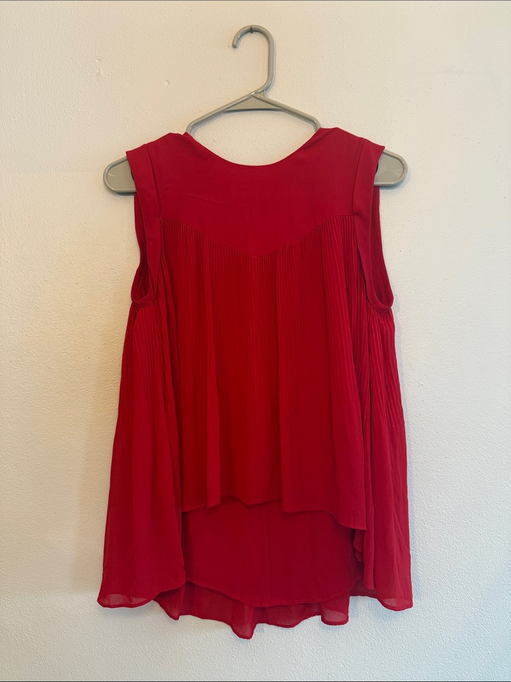 Zara Red Pleated Chiffon Cold-Shoulder / Sleeveless Blouse - size S